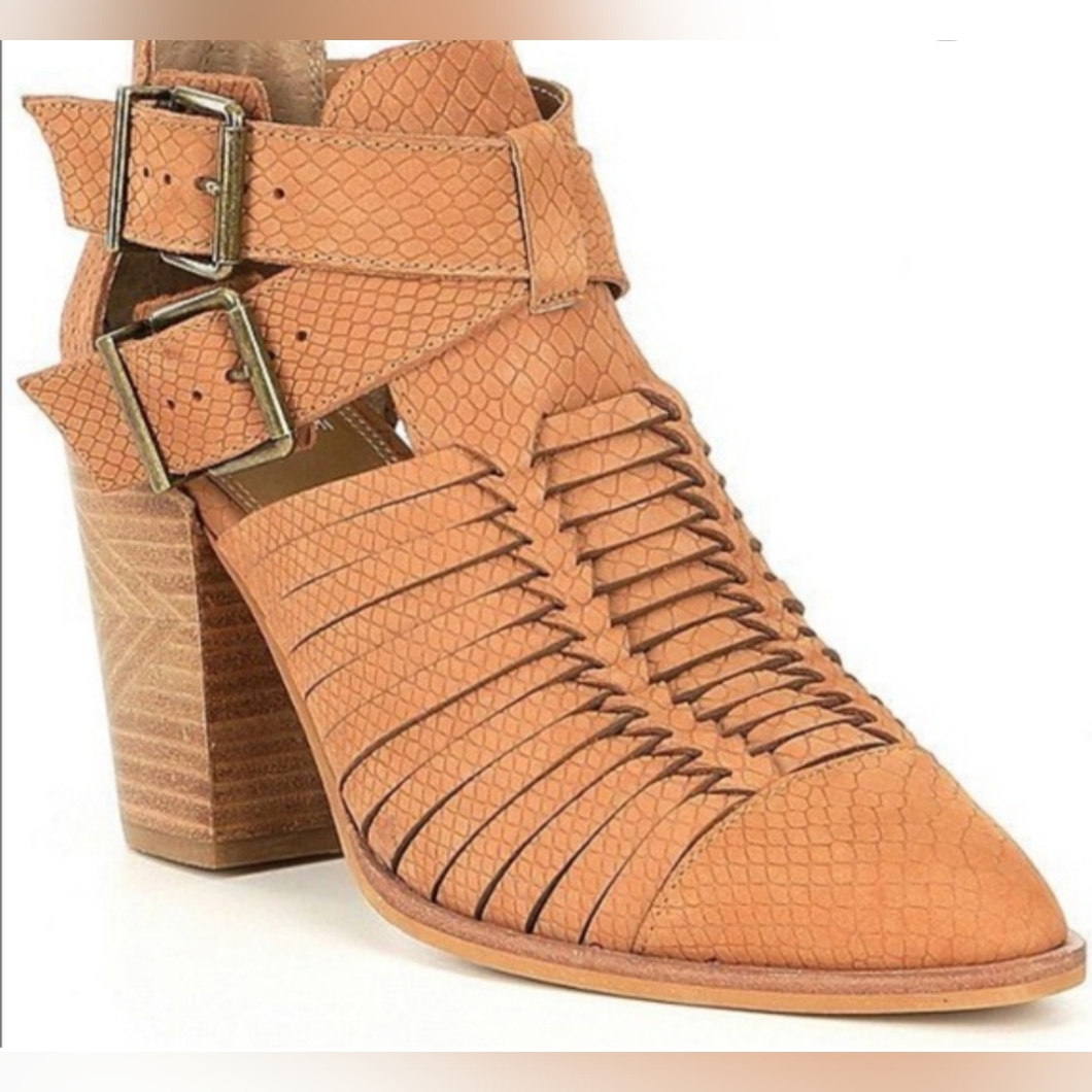 Gianni Bini Leather Ankle Heeled Boots With Woven Design Cutout - 8 M